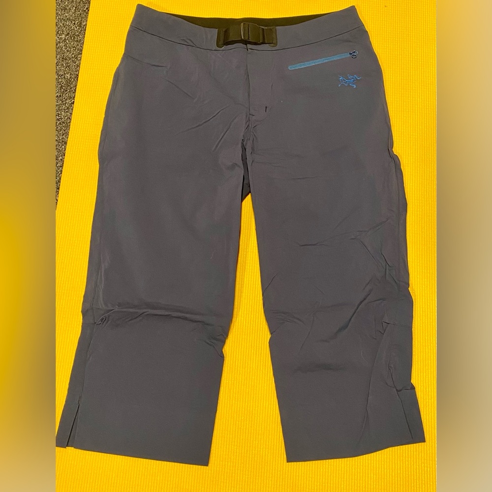Arcteryx nylon capris- dark blue